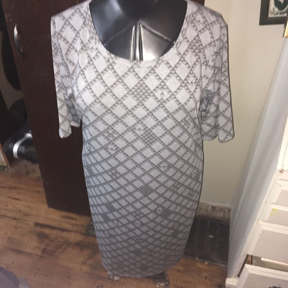 Lularoe Julia gray Diamond pattern 2x knit dress